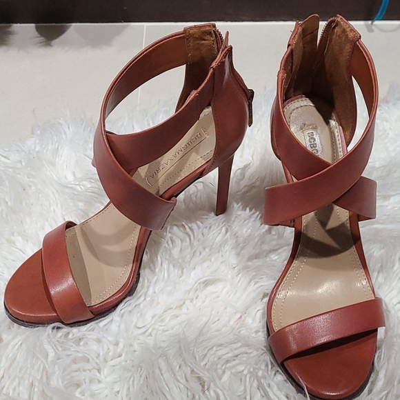 BCBG MaxAzria heel - Picture 4 of 7